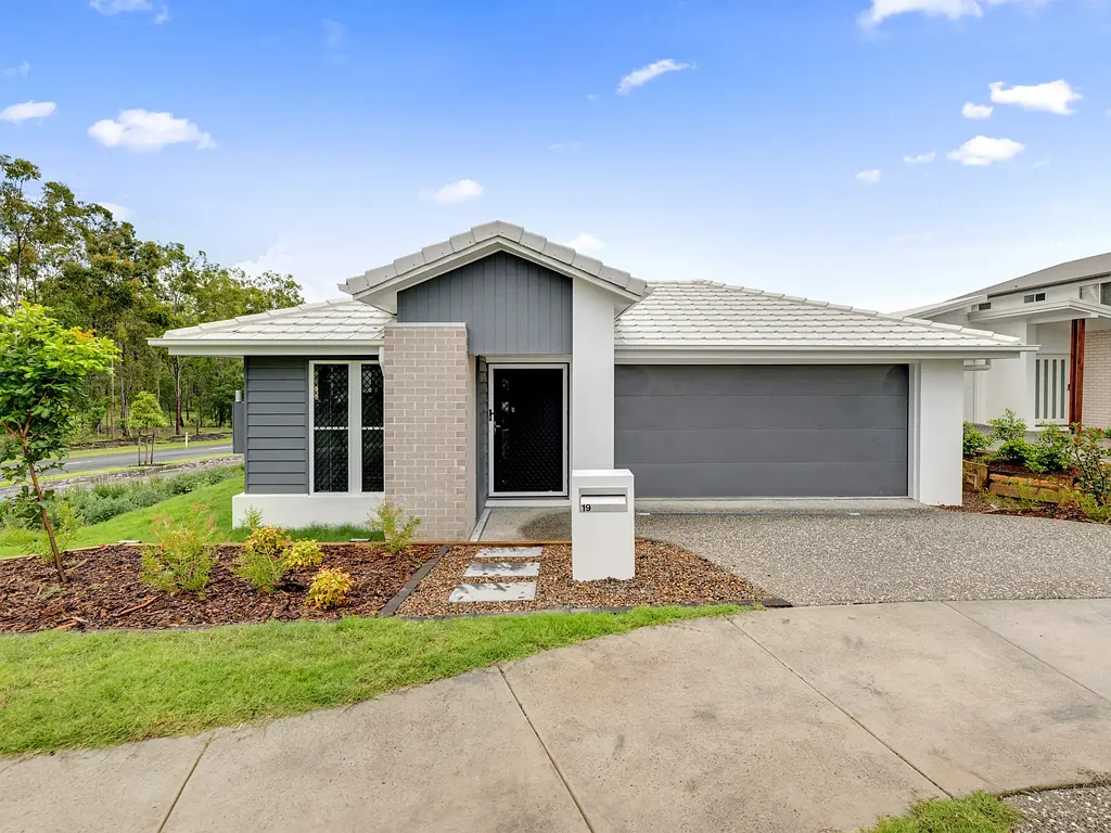 CONTEMPORARY HOME
