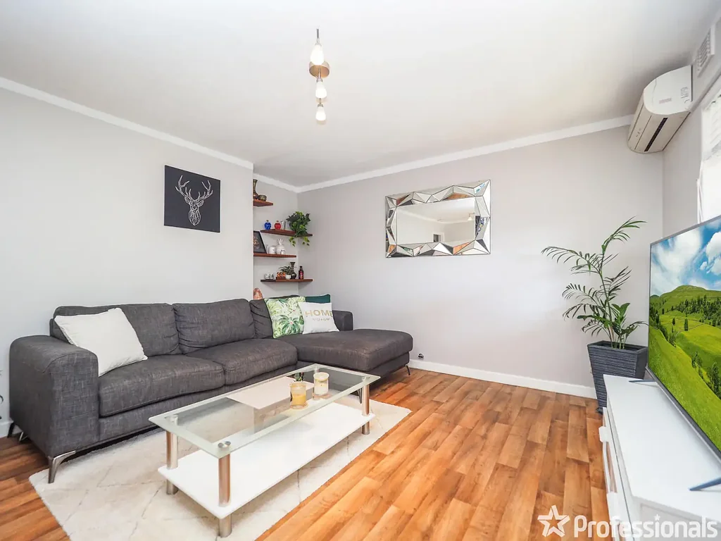 8/3 Derrington Crescent, Balga, WA 6061