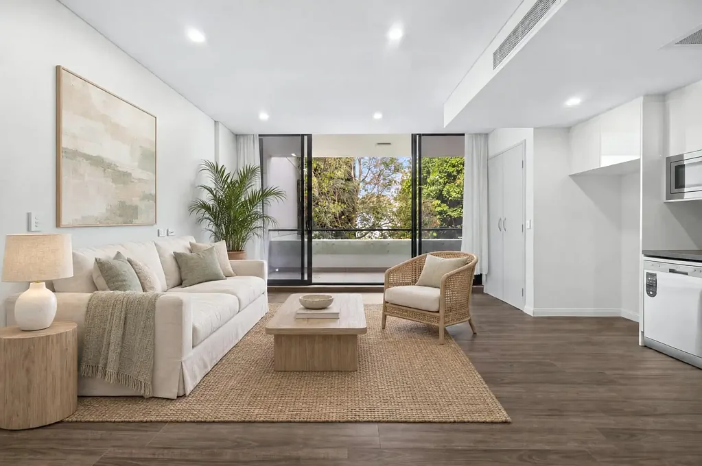 Leafy 1 Bedroom Apartment with Covered Balcony in Rosebery
