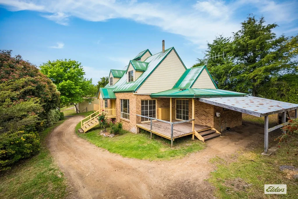 Bega 4chambre Charming North-Facing Chalet-Style Home on 2.5 Acres – Great Value!