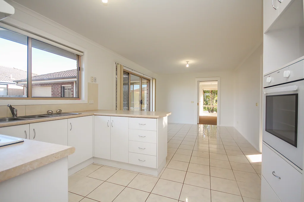 10/8a Henry Street, Koo Wee Rup, VIC 3981