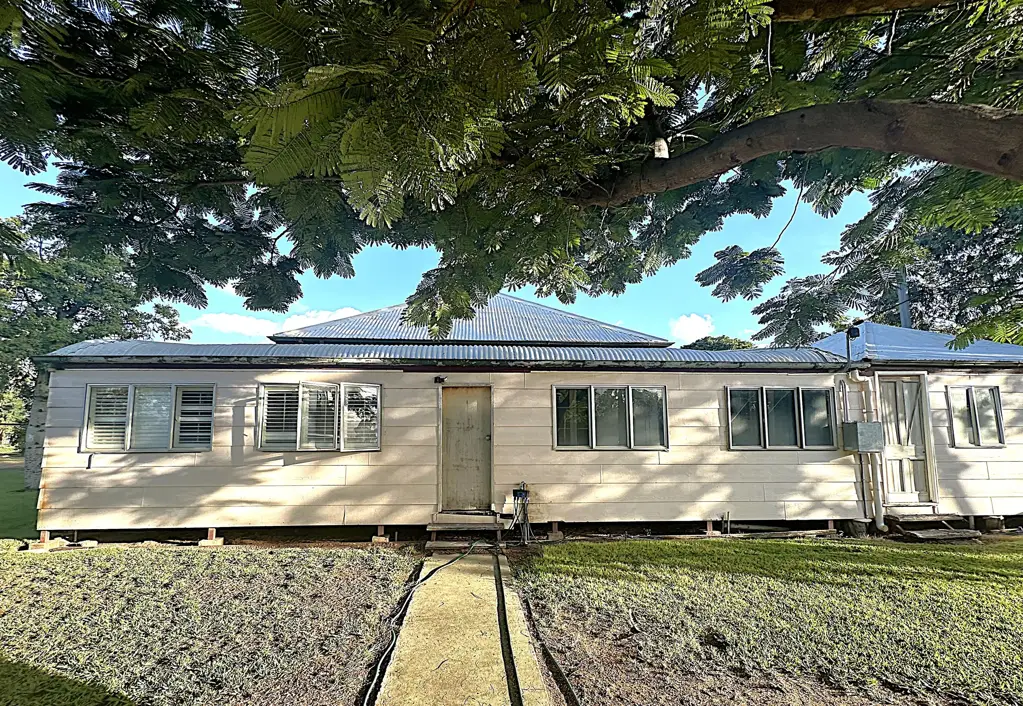 Barcaldine 5 Bedroom Huge Home, Huge Block!