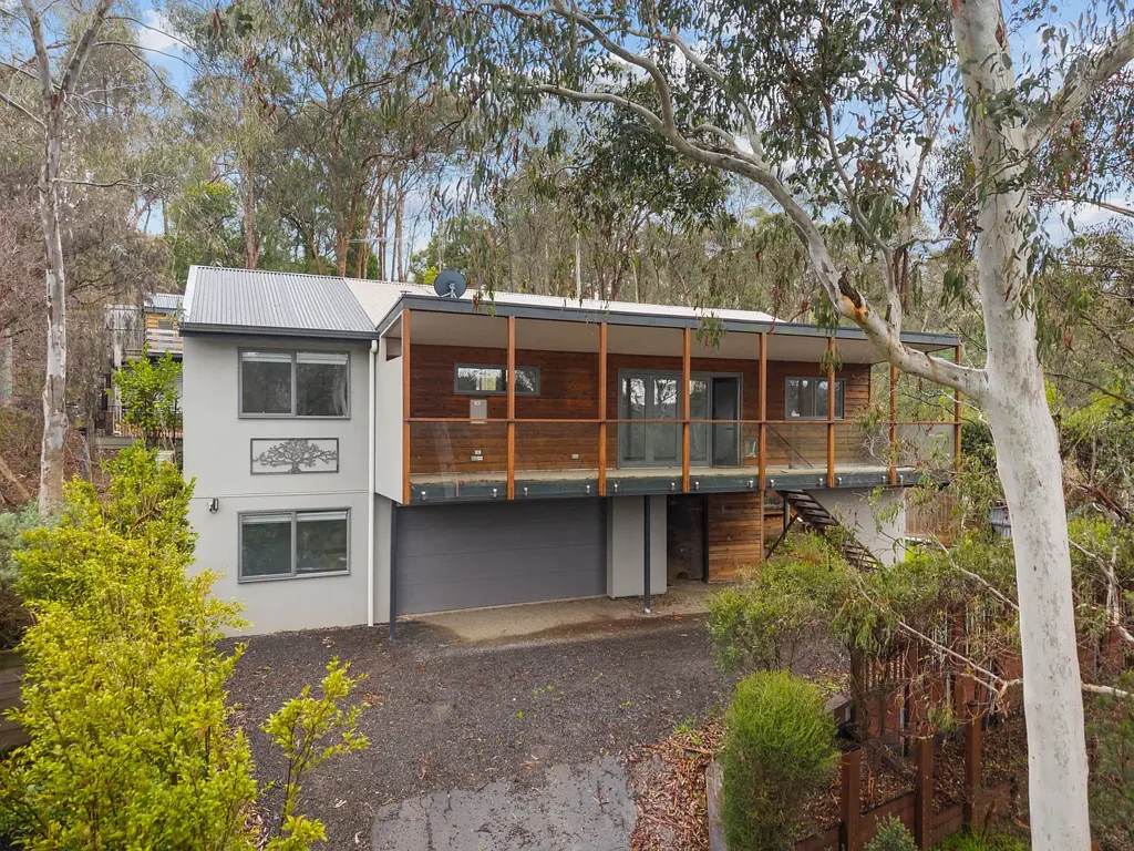 98 Meander Road, Hurstbridge, VIC 3099