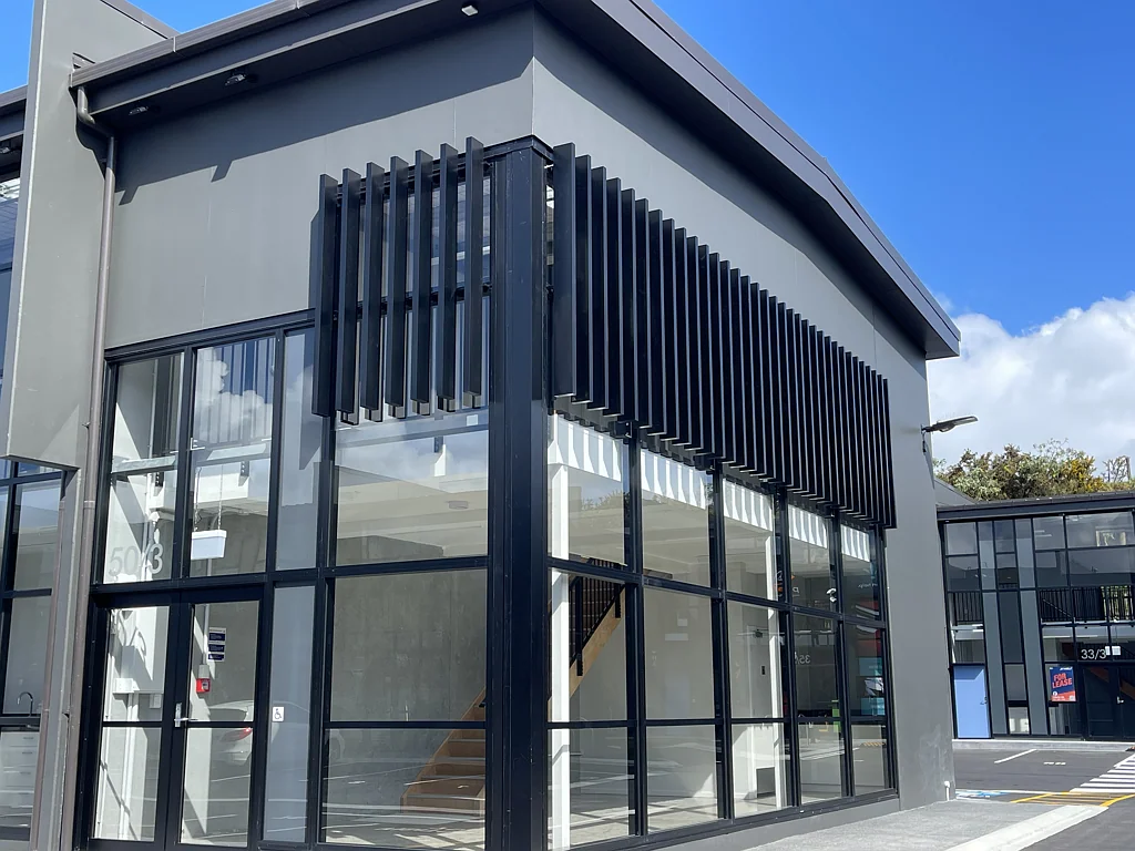 Mount Wellington Eye-Catching Large Unit – Corner Location