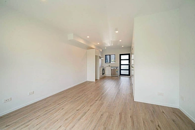 Pet-Friendly Comfort & Convenience in the Hear...