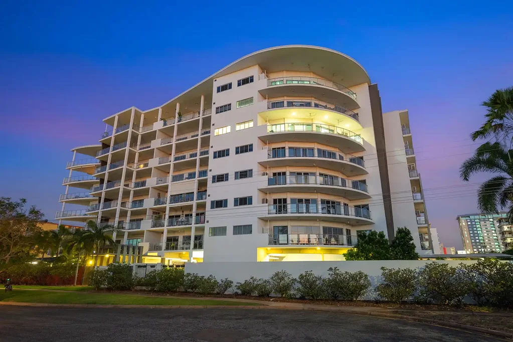 Darwin City 3房  Sky-High Sophistication with Breathtaking Harbour & Sunset Views