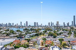 2/23 Mason Street, Southport