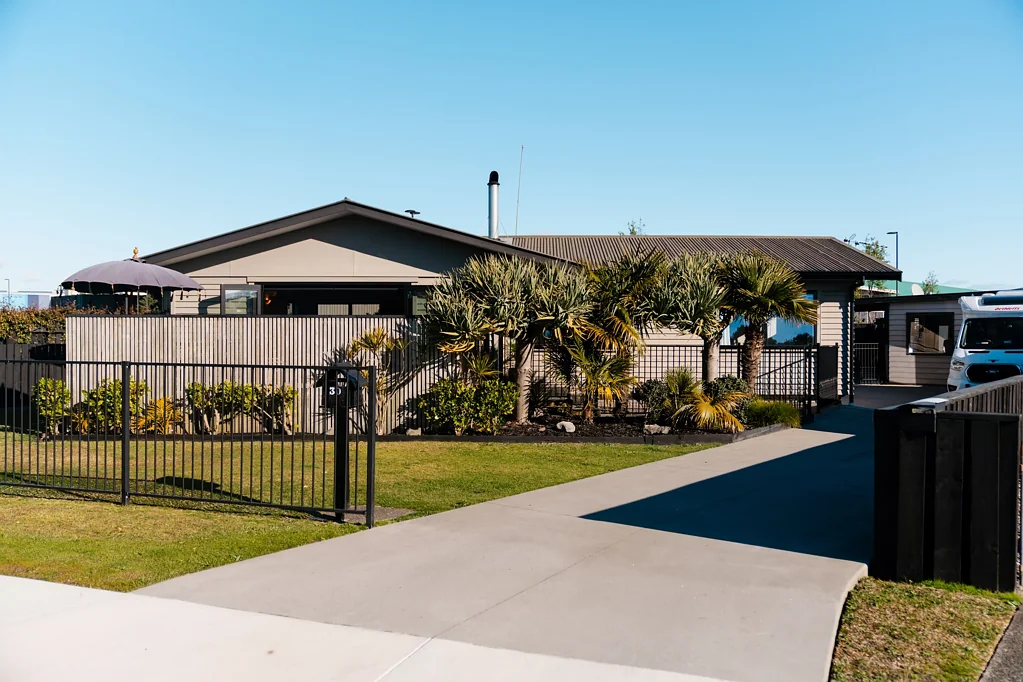 Mount Maunganui 4कमरा Family Living, Commercial Zoning
