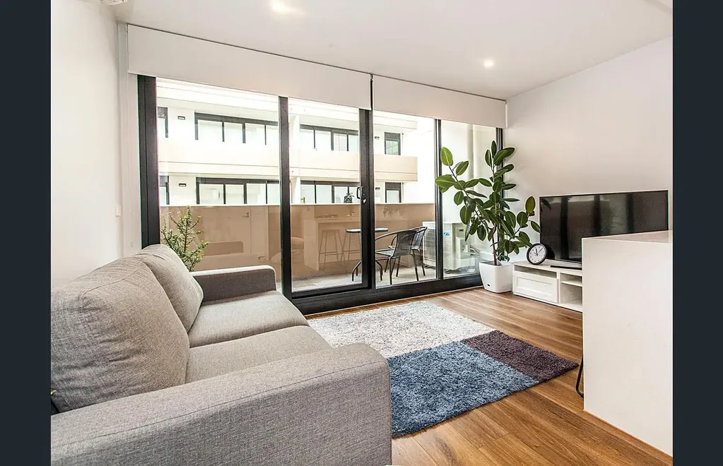 Contemporary 1 Bedroom Apartment in the central location in Chadstone.