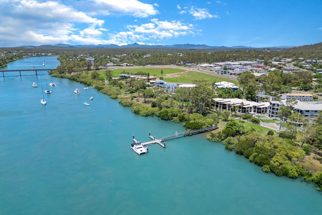 Boyne Island 3房  THE BRIEF: Walk in, Walk out with this exceptional waterfront beauty on Wyndham!!