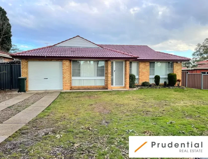 10 Astelia Street, Macquarie Fields, NSW 2564, 4 ห้องนอน, 2 ห้องน้ำ, House