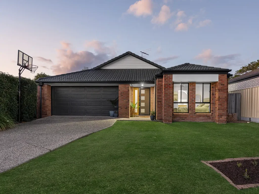 14 Pencarrow Crescent, Raceview, QLD 4305