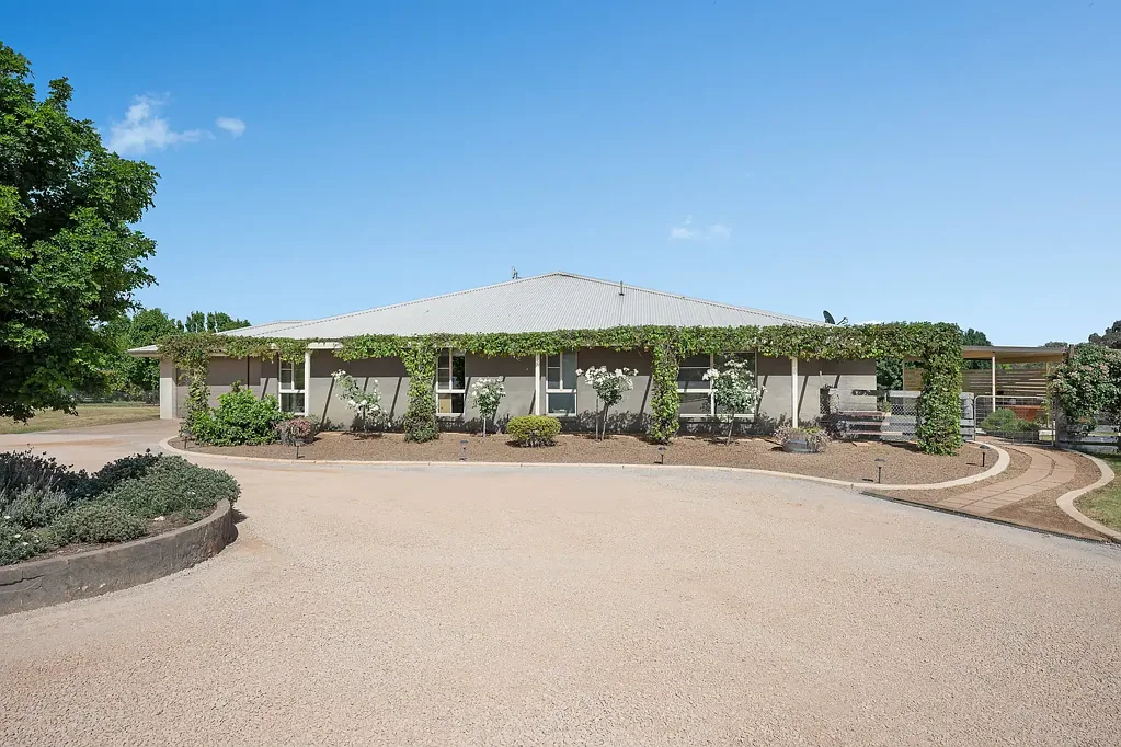 Mudgee 5房  Spacious Family Living in a Prestigious Mudgee Setting
