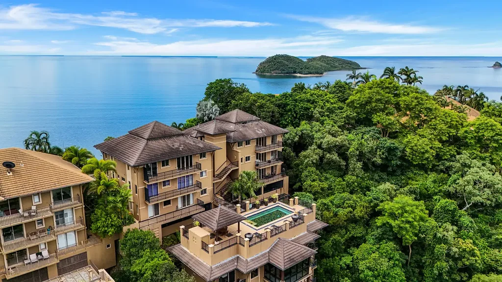 A Rare Gem in Palm Cove With Uninterrupted Views
