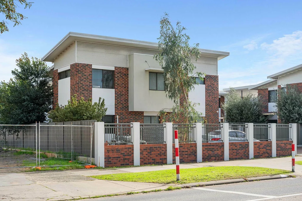 30/148 Wharf St, Cannington, WA 6107