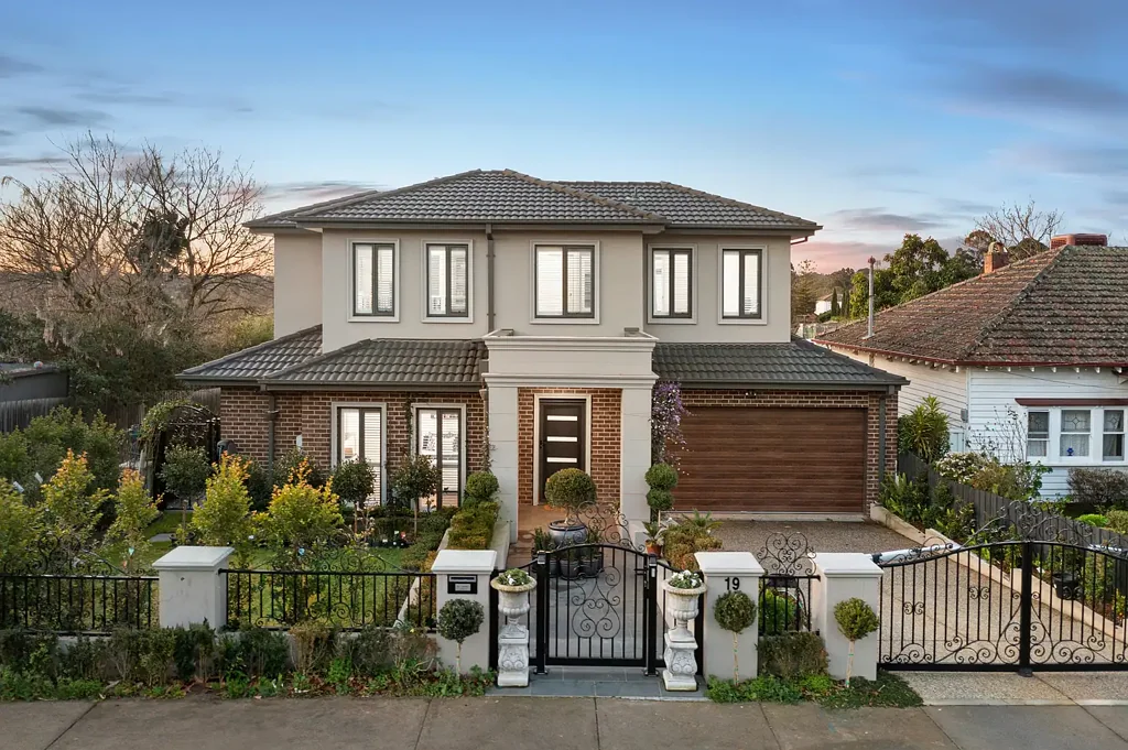 19 Braeside Avenue, Camberwell, VIC 3124