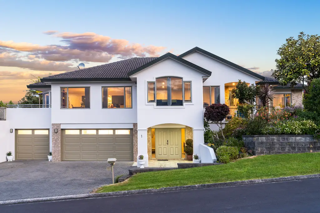 1 Sandhurst Rise, Henderson Heights, Waitakere City, Auckland