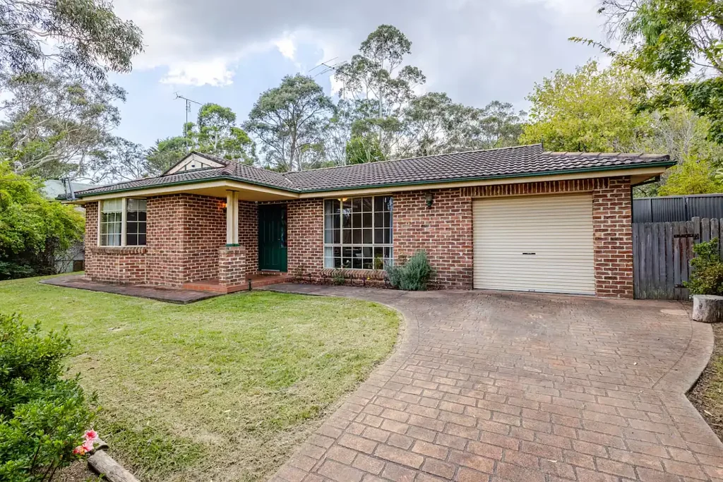 Katoomba 3બેડરૂમ A Warm and Welcoming Home on a Generous 1,011sqm Block