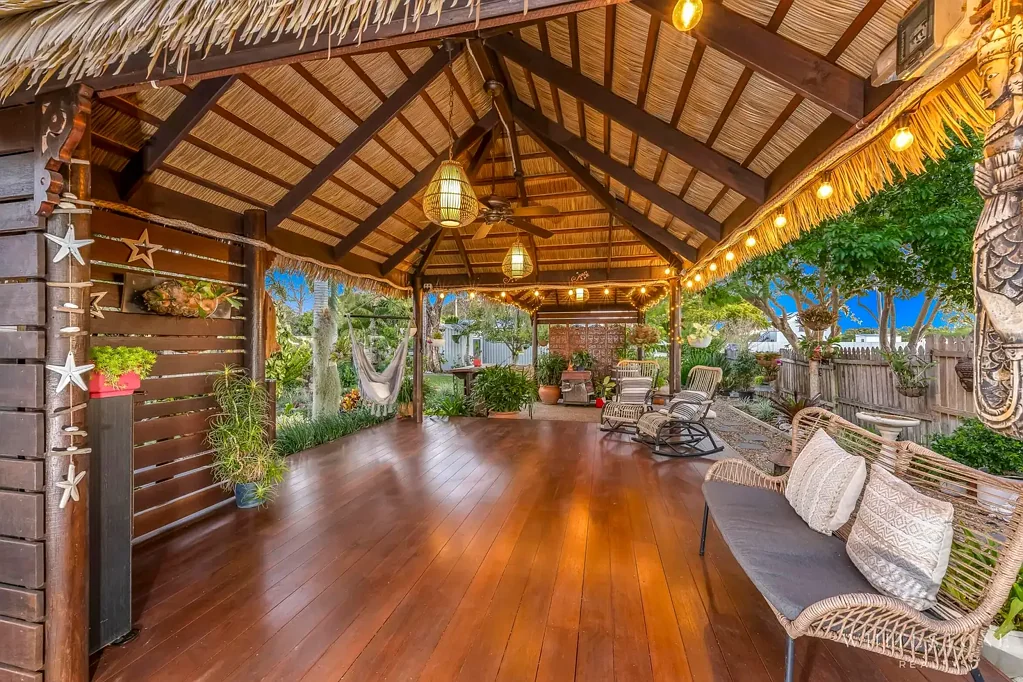 Burnett Heads 4 Bedroom THE ULTIMATE COASTAL OASIS
