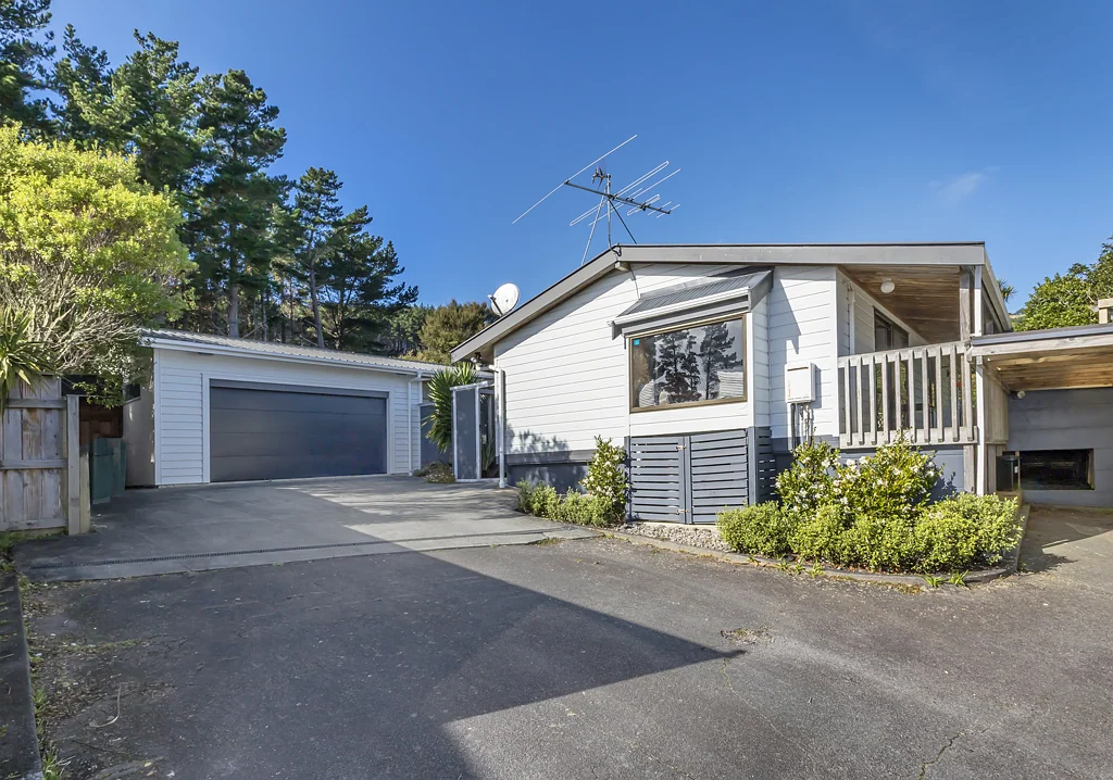 16 Apple Terrace, Ranui Heights, Porirua City, Wellington