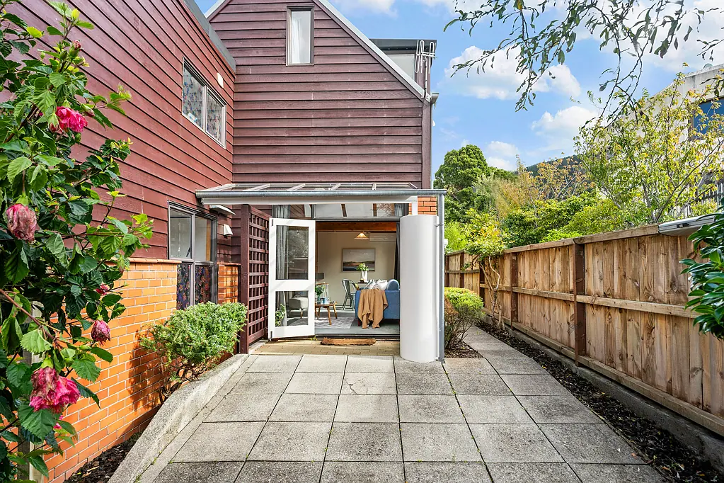 Thorndon 2Moenga JUST PERFECT IN THE HEART OF THORNDON!