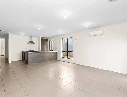 77 James Melrose Drive, Brookfield, Western Region, 4 Kuwarto, 2 Banyo, House