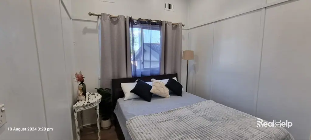 Fully Furnished/Unfurnished 2-Bedroom House! Water Included! Pets Allowed! Walk to Station!