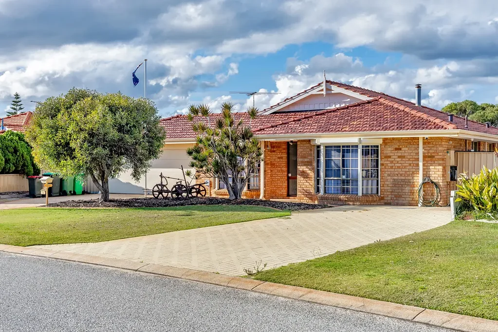 Spacious family home in cul-de-sac.