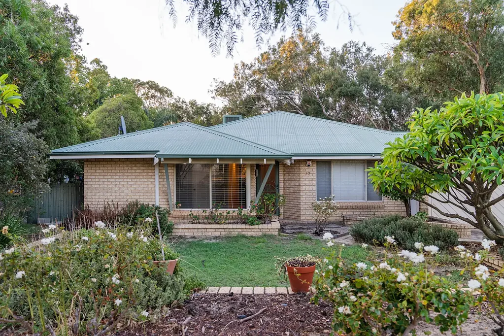 Spacious Family Haven with Charm, Comfort & Fruit Trees – A Perfect Place to Call Home!