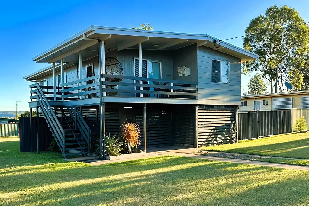 10 Fisher Street, Dysart, QLD 4745