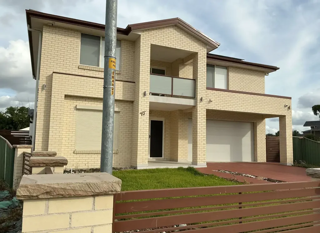 Modern and Spacious Family Living in a Prime Convenient Location!
