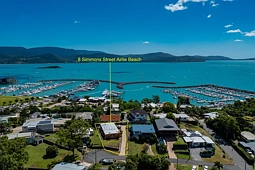 8 Simmons Street, Airlie Beach