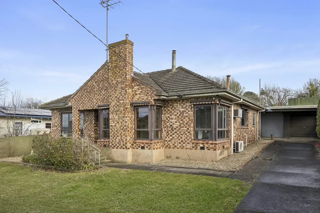 Camperdown 3房  Art Deco, Brick Family Home