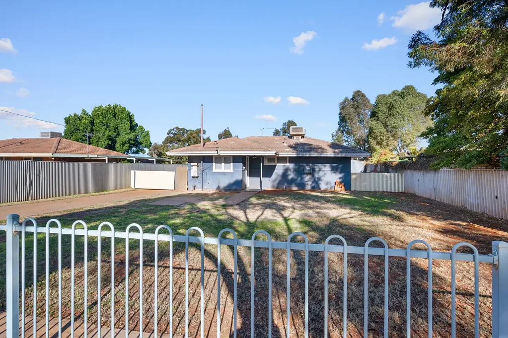 South Kalgoorlie 3 Bedroom Three Bedroom Home with Great Potential!