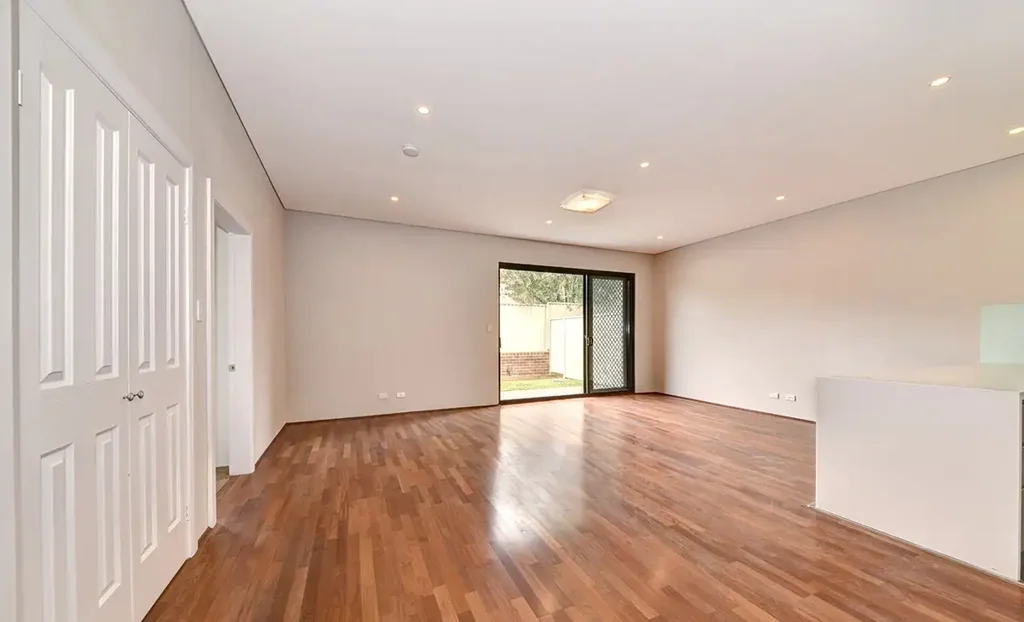 Full Brick, large size 3 Br Villa Plus Study in Great Location