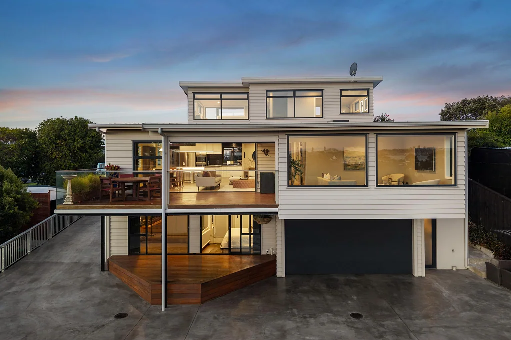 Northcote 5房 1,131平双产权大地！震撼全景+大师级翻新，家族传承府邸 Exceptional views, living and location