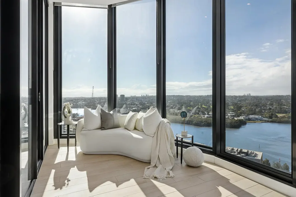 Wentworth Point 2 Slaapkamer North Aspect Luxury with Panoramic Water & CBD Views