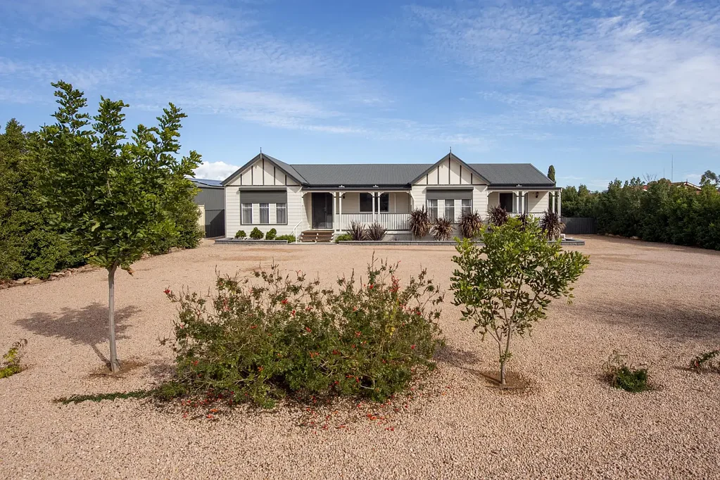 Crystal Brook 4ਬੈੱਡਰੂਮ Rare Opportunity – Spacious Family Home on Expansive Allotment