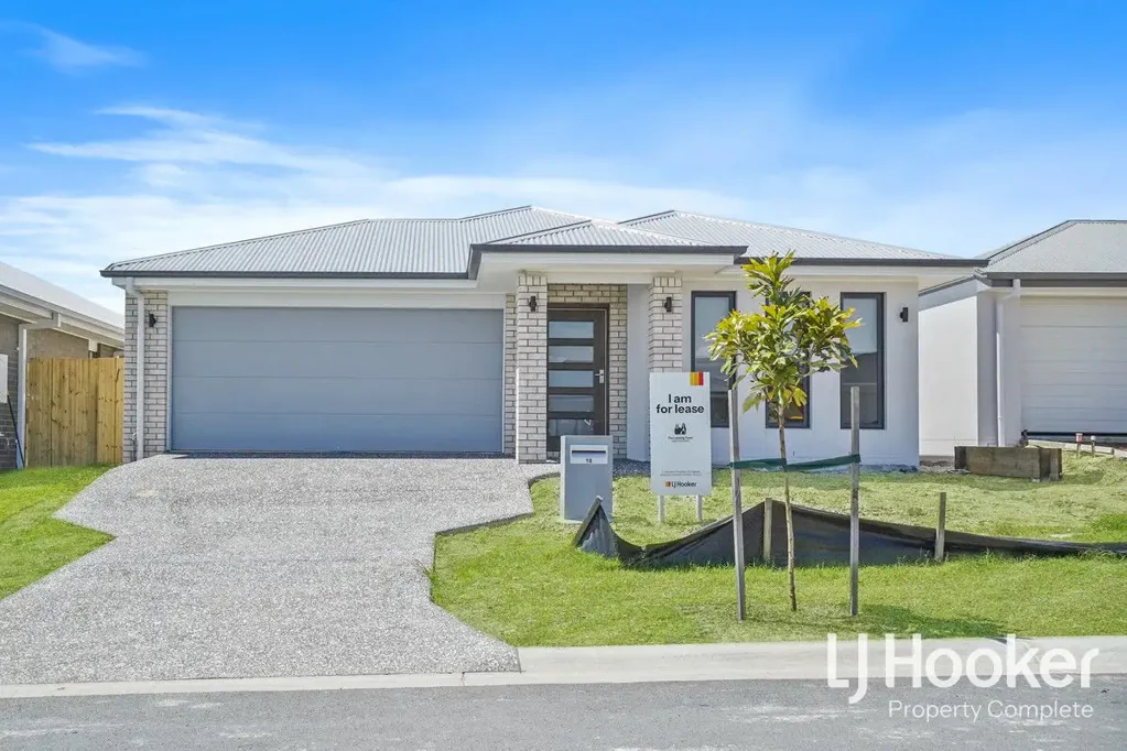 Modern Family Home with Ducted Air Conditioning & Media Room