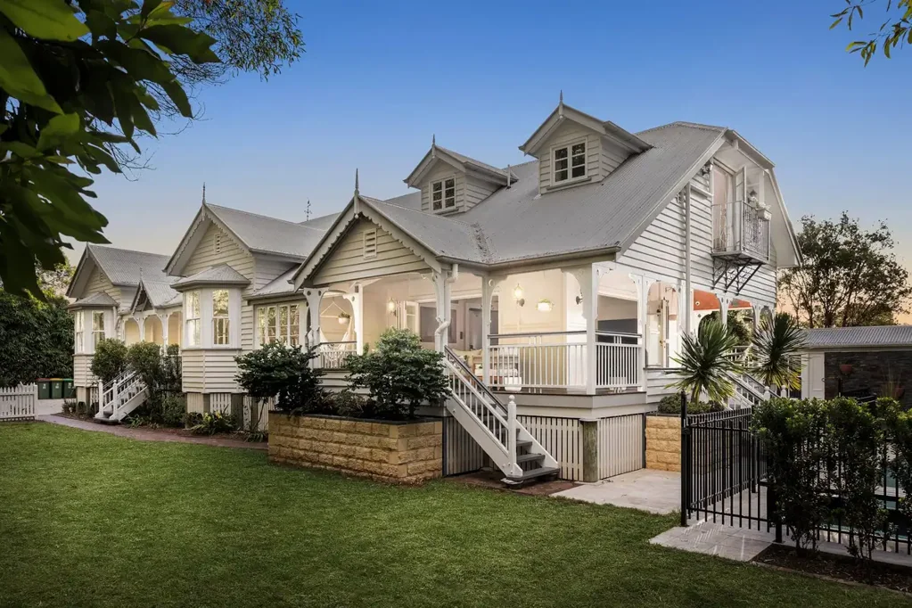 Birkdale 6ਬੈੱਡਰੂਮ Elegant Masterpiece on a Secluded 6045sqm Block!