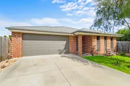 11 Stuart Place, Sale