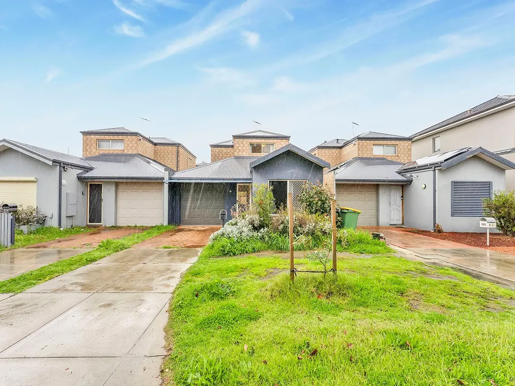 Cannington 3房  Comfortable 3x2 Townhouse within Walking Distance to Westfield Carousel