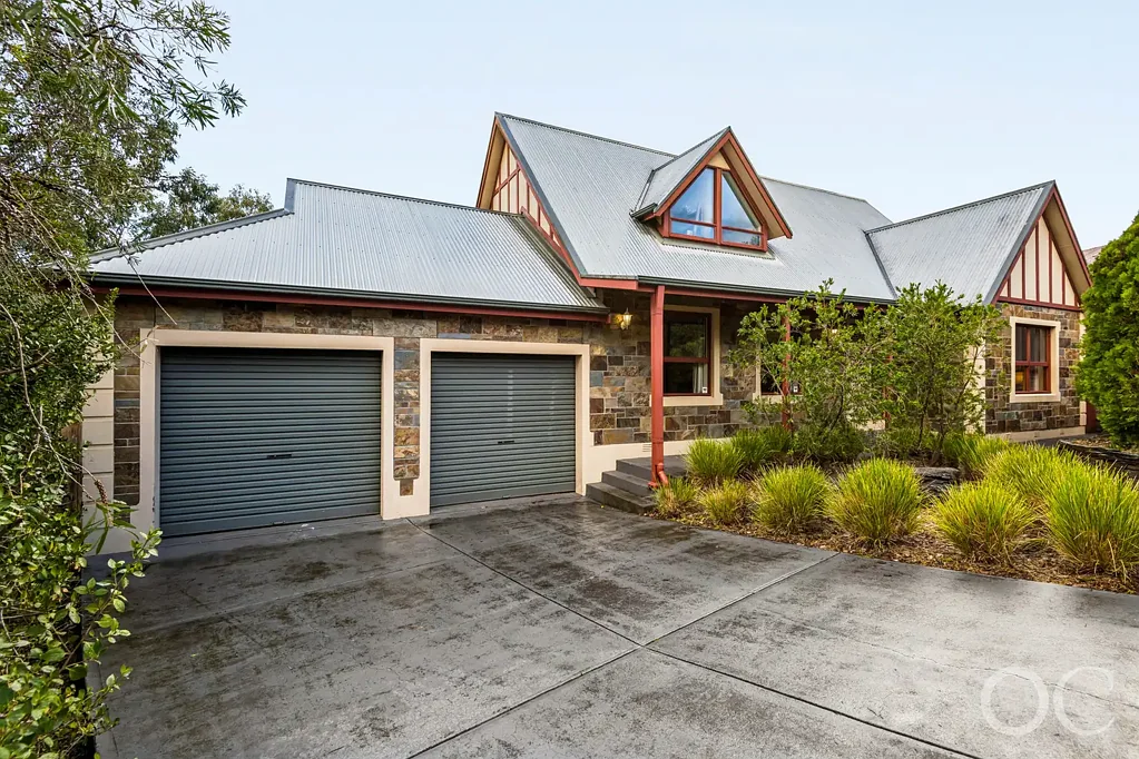 Coromandel Valley 4Habitaciones Open the Door to Elevated Views and Family Space