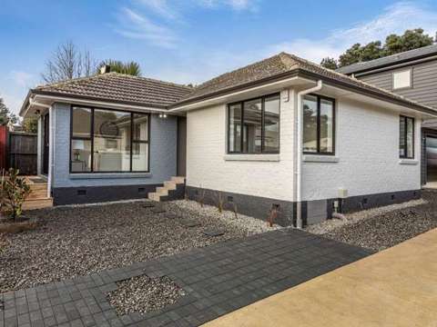 Newly Renovated 2-Bedroom Gem in Te Atatu Peni...