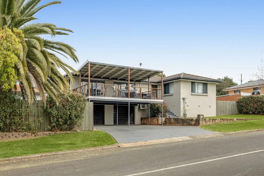 2 Cassia Street, Centenary Heights, QLD 4350