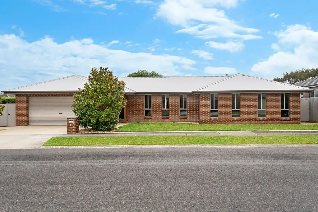 North Warrnambool Family Home!