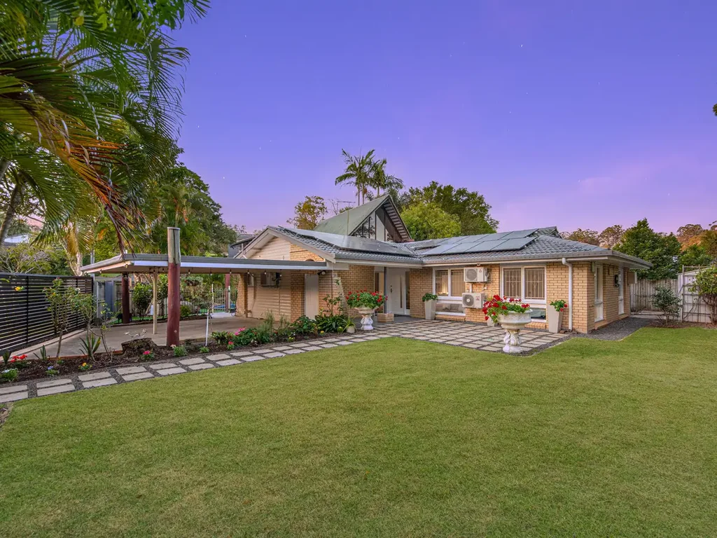 Indooroopilly 4कमरा Modern Comfort and Resort-Style Entertaining