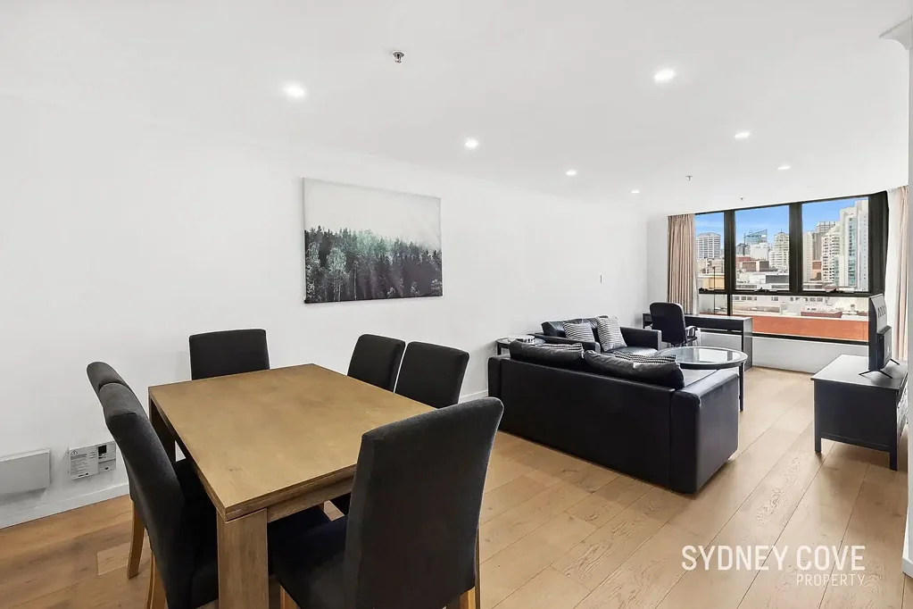 Sydney 2房 全新翻修两居 中心地段轻轨近 美丽厨房石材台面 豪华浴室独立车位 安全大楼泳池视野 FULLY RENOVATED FURNISHED APARTMENT IN A FANTASTIC LOCATION