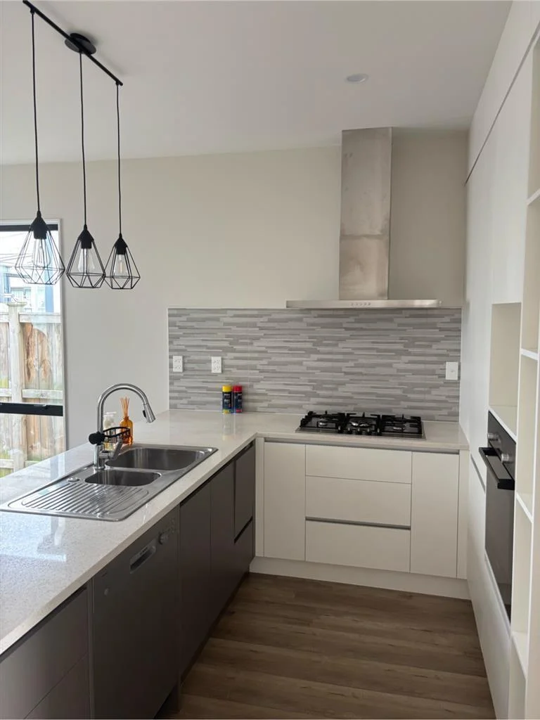 Papakura 3 bedrooms 2 bathrooms family home