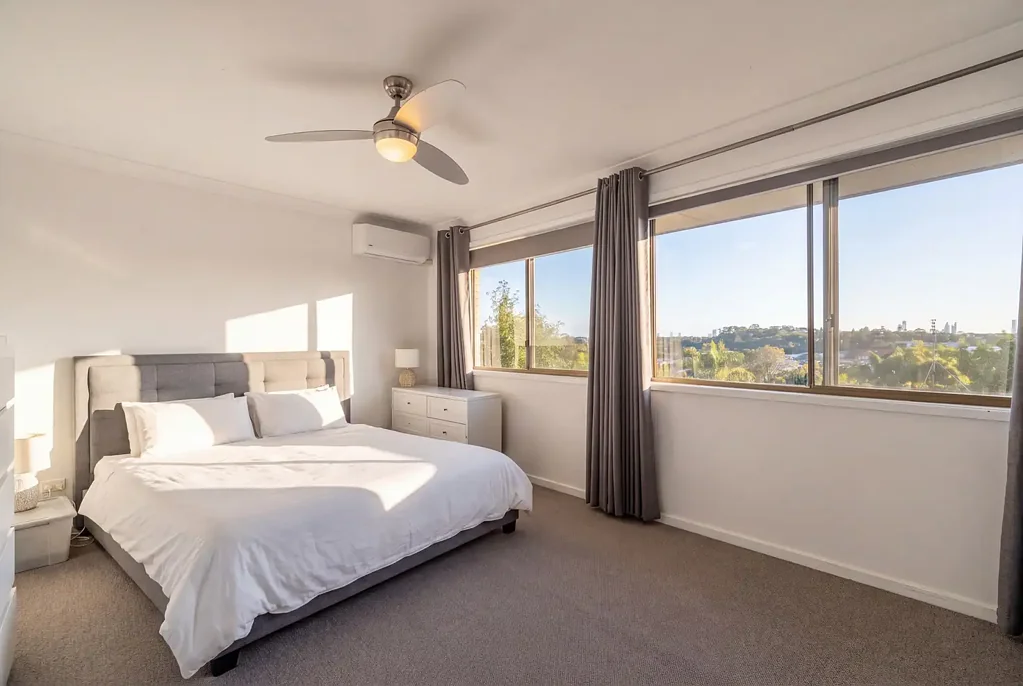 Highland Park 2कमरा SKYLINE VIEWS, & A STANDOUT INVESTMENT